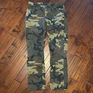 Levi 511 premium camo slim fit stretch pants size 34x32